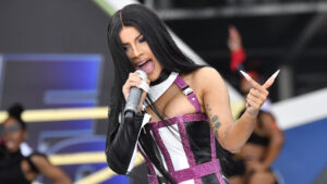 Read more about the article Cardi B Has Words For Haters After Twitter Trend